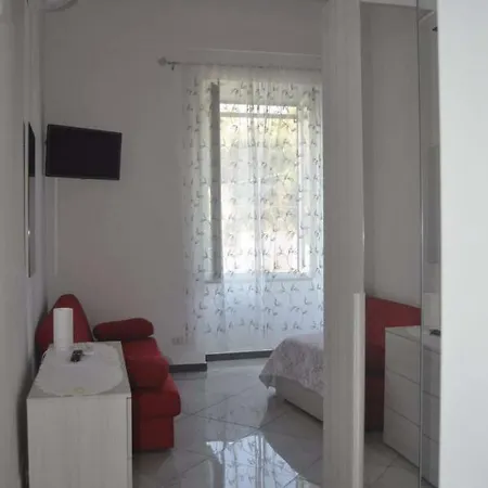 בית הארחה Dalla Maestra Lucia פרוסידה