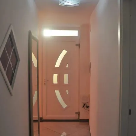 בית הארחה Dalla Maestra Lucia פרוסידה