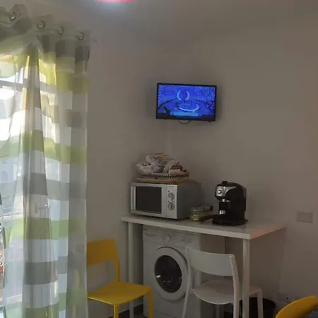 Dalla Maestra Lucia 게스트하우스 3*